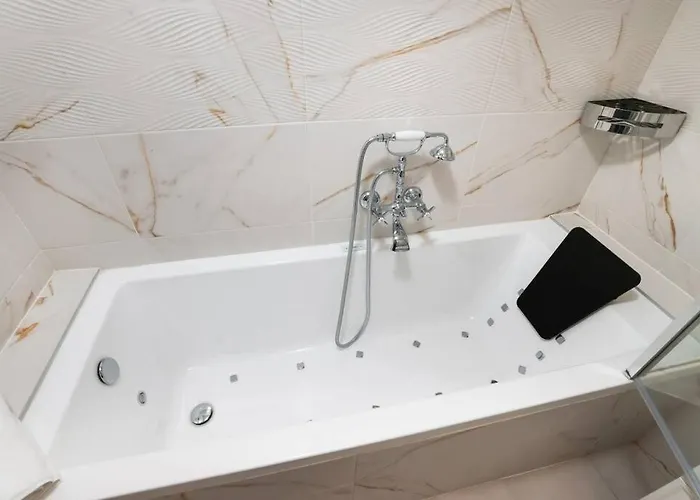 Le Palais D'alienor - Parking Gratuit Apartament *